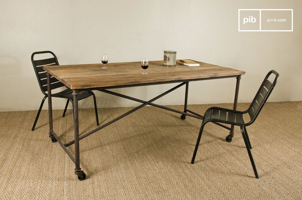 Lindsay Road dining table