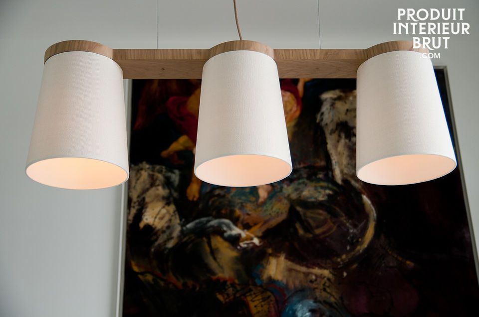 The pendant light is equipped for three E27 large screw light bulbs