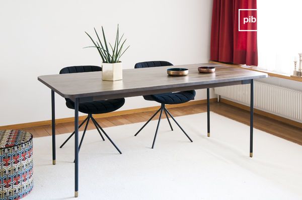 Rectangular table deals with rounded corners