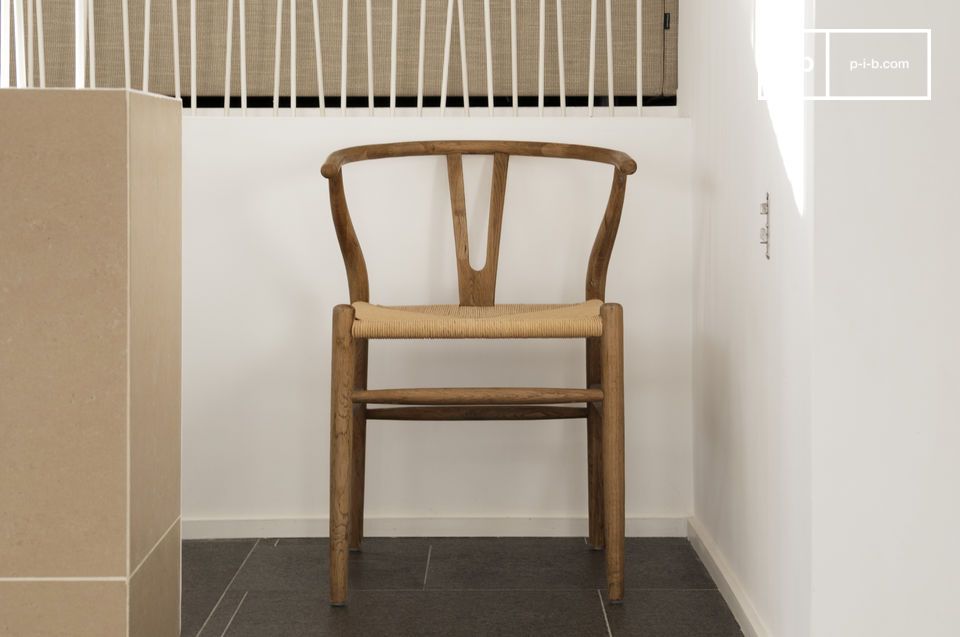 Beautiful chair with Scandinavian lines.