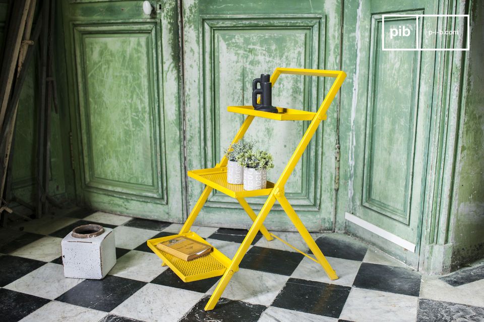 Green clearance ladder shelf