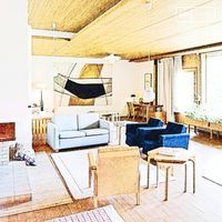 Mid-century Modern - Classic and Graceful