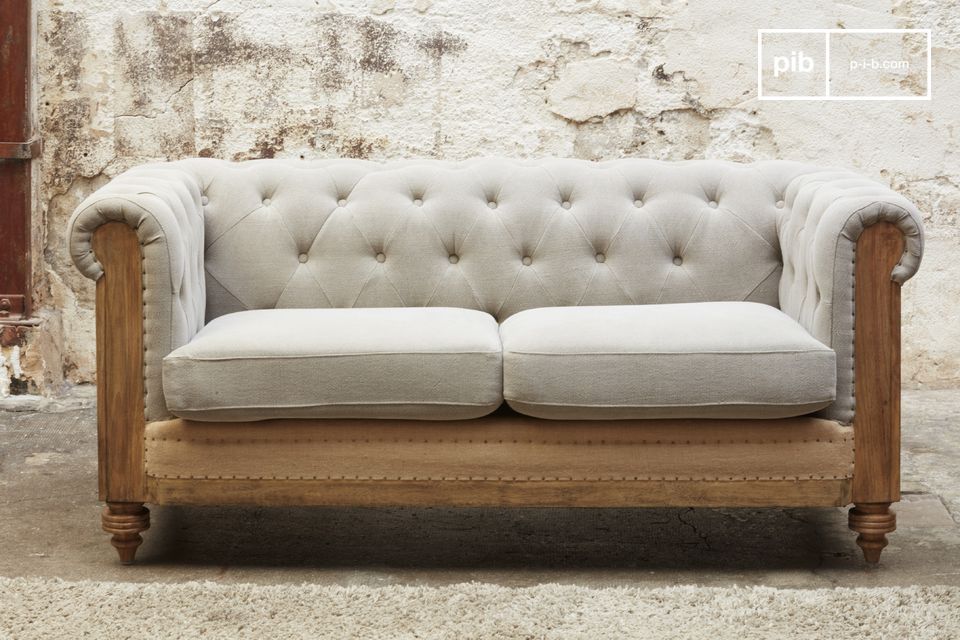 The comfort of an original sofa, irresistibly retro.