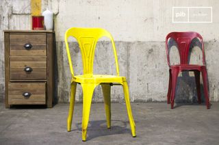Multipl's chair antique yellow