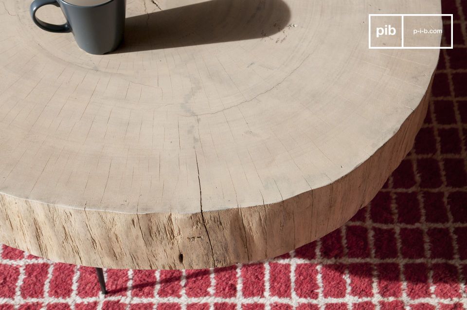 An organic and perfectly singular coffee table