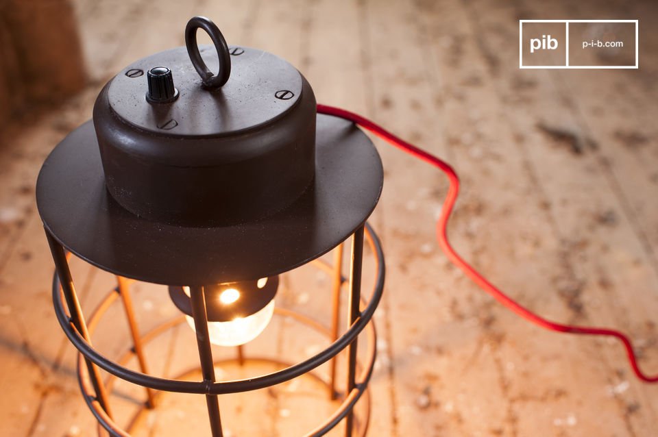 The lamp Nautilus has the industrial charm that will integrate perfectly into your home