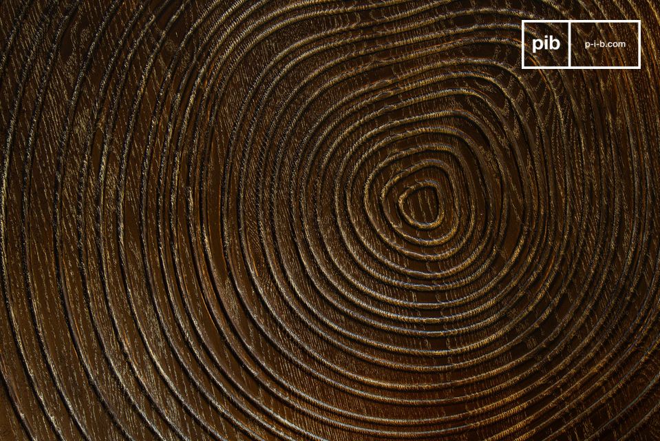 The surface is made of grooved oak with thin irregular cylinders.