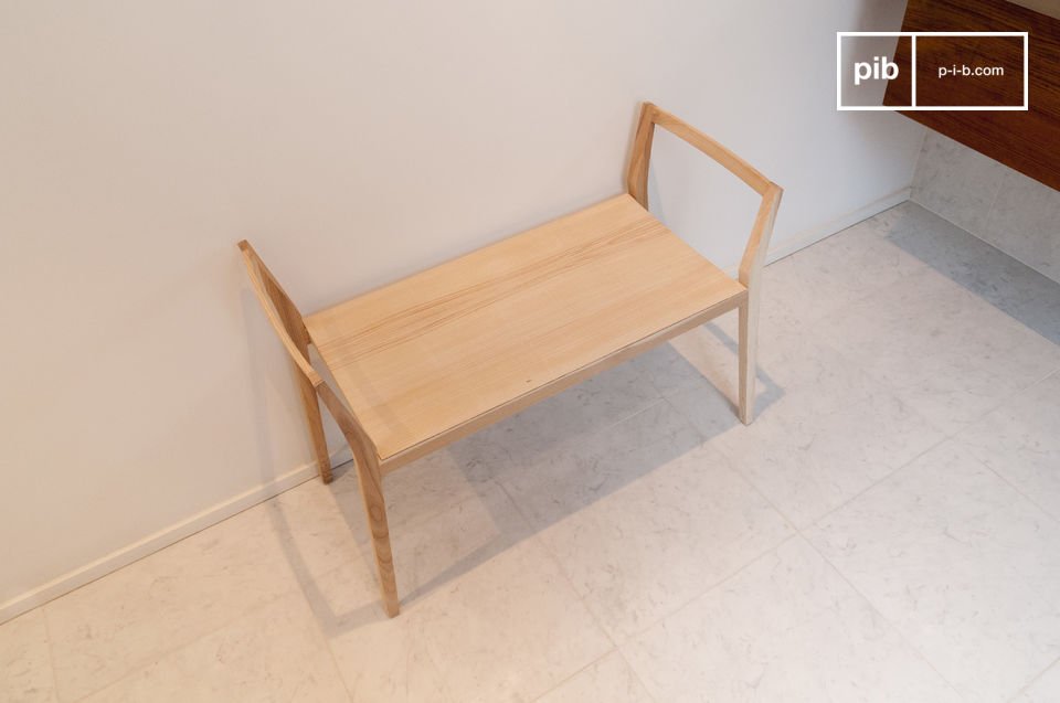 Practical seating with the elegant lightness of Scandinavian design