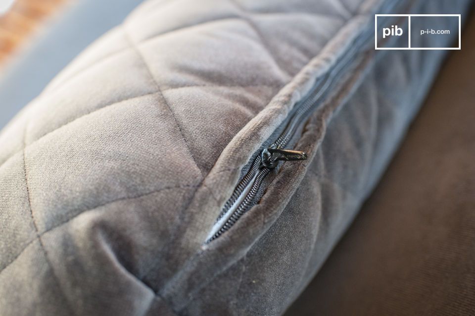 The cushions are removable to ensure easy maintenance.