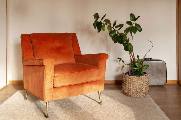 Orange velvet armchair Elbrousse