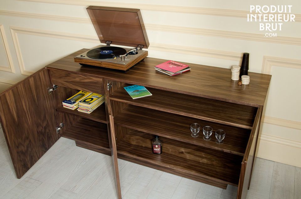 This desk is the height of elegance with its 1960s vintage style