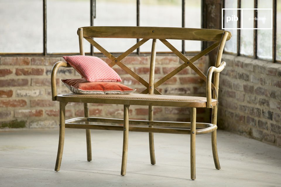 The natural finish bench is an attractive piece of furniture.