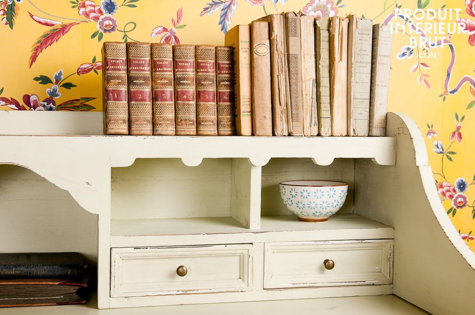 Beautiful distressed paint desk