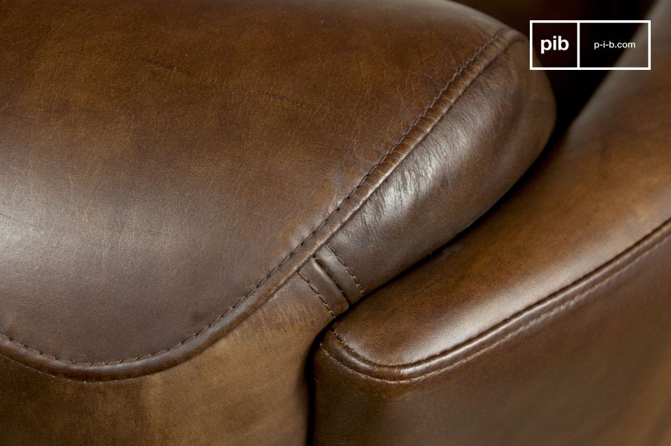 a superb finish, with a soft full grain leather, and perfectly executed seams.