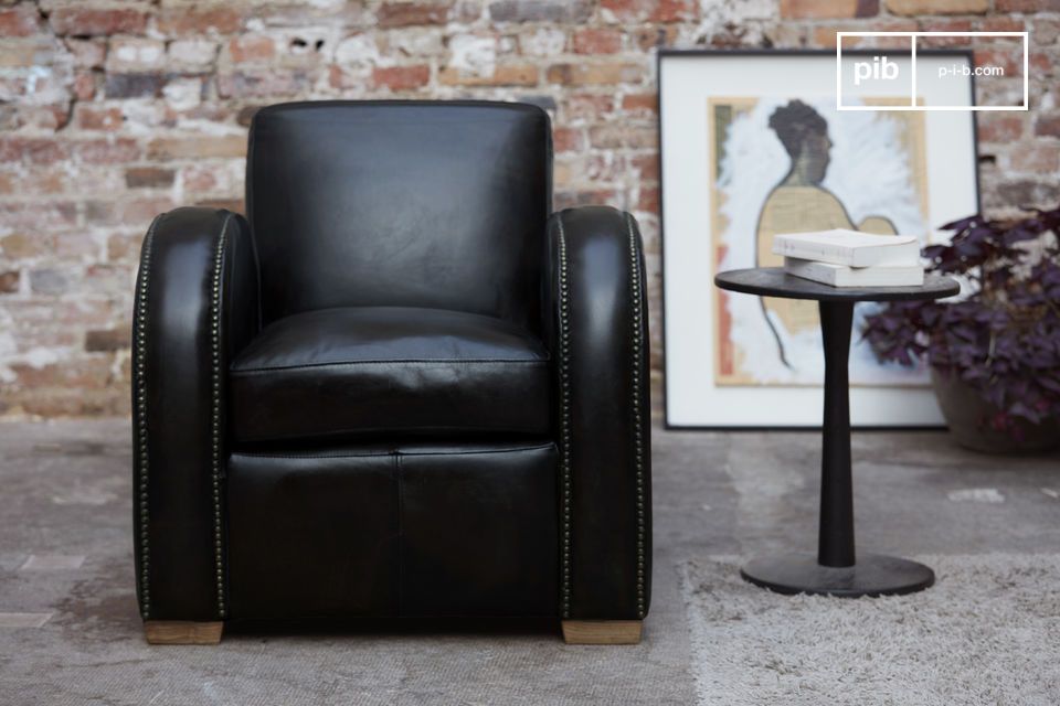 The Rockefeller Espresso chair stands out from other club chairs by its very straight design when