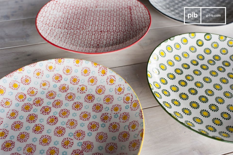The round dishes Julia will give a retro charm to your interiors and to your dining table