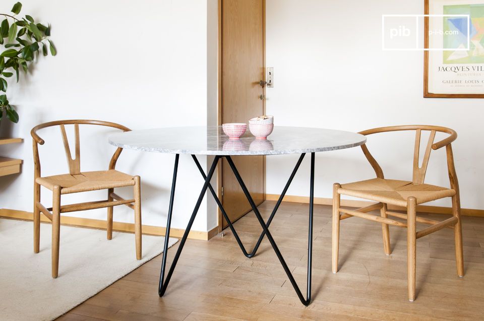 Round gray marble table Grimaud