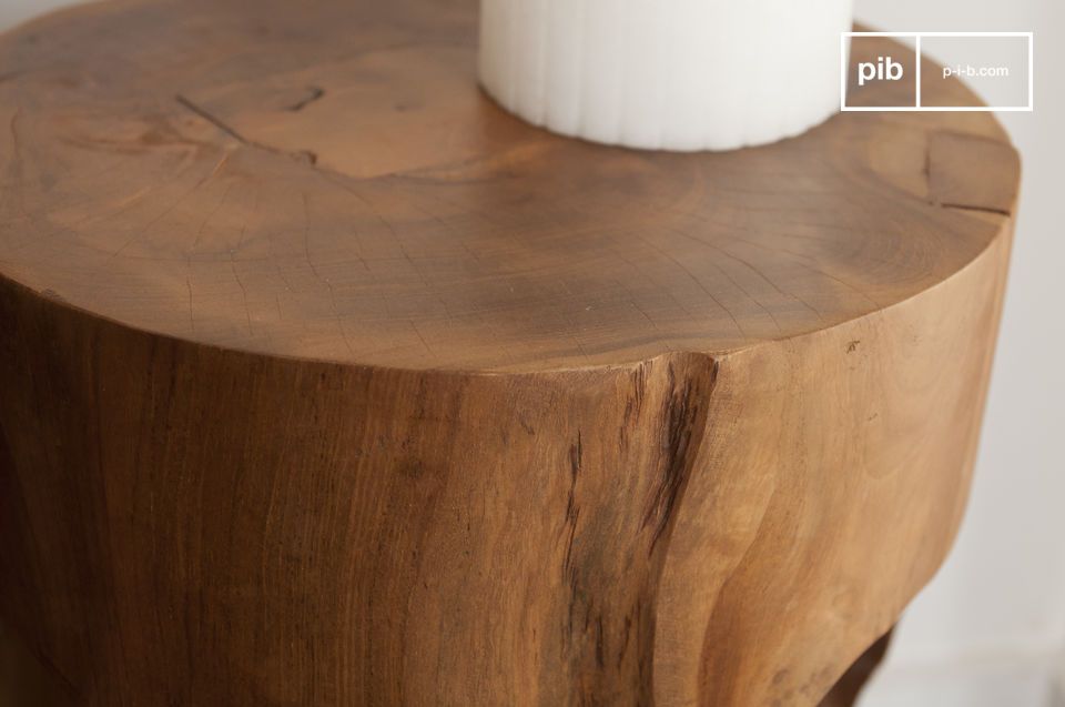 Extremely natural side table for a more beautiful effect.