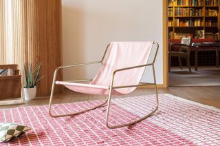 Scandinavian pink rocking chair Lund
