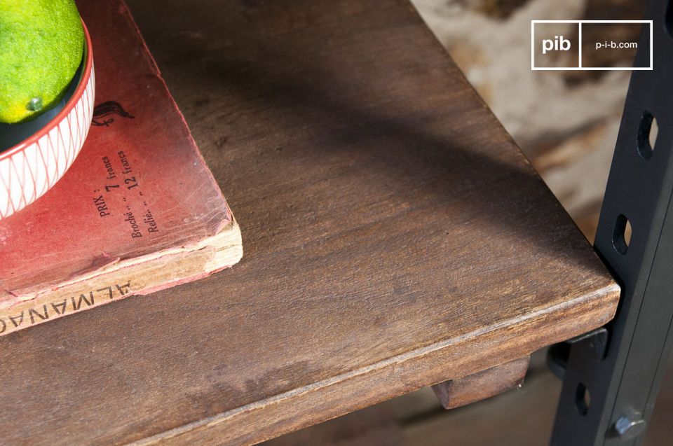 The dark solid wood shelf reveals the natural look of the wood.