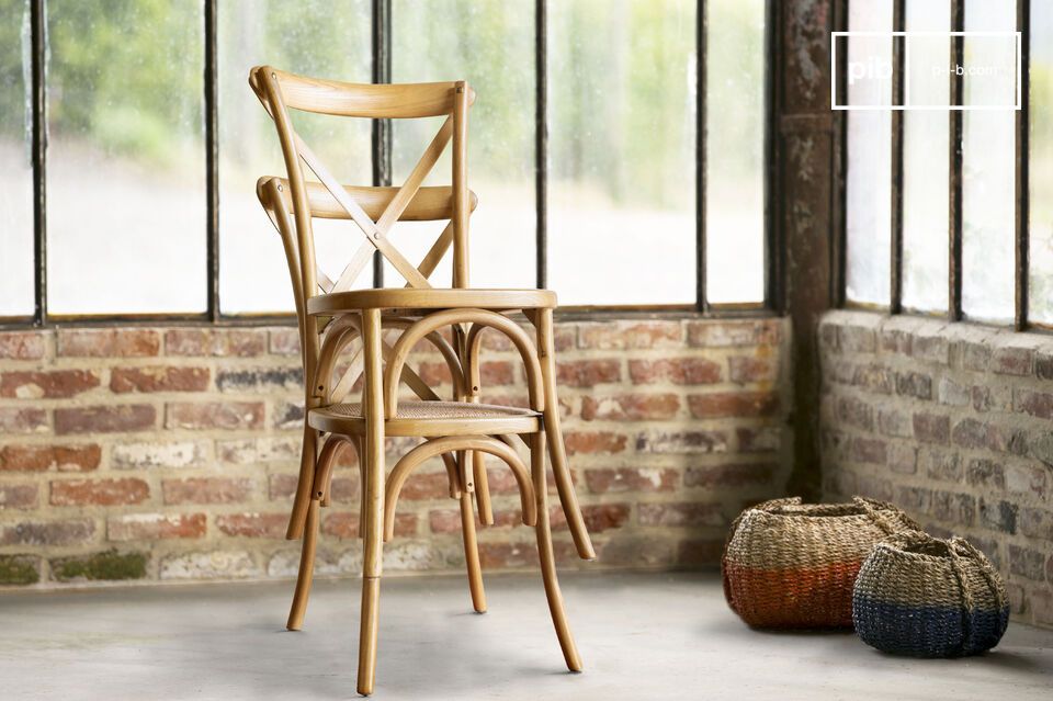 Set of 2 natural finish stackable chairs Pampelune