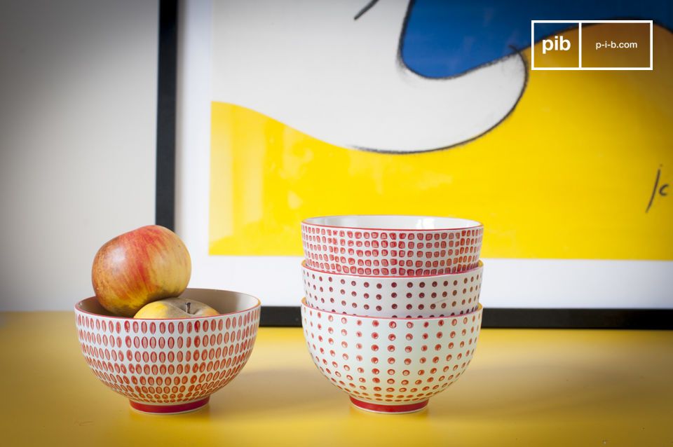 Four pretty bowls with red dots.