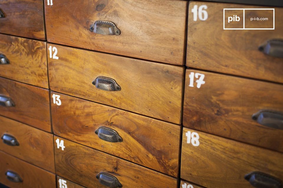 All drawers are numbered, giving the chest of drawers a workshop feel.