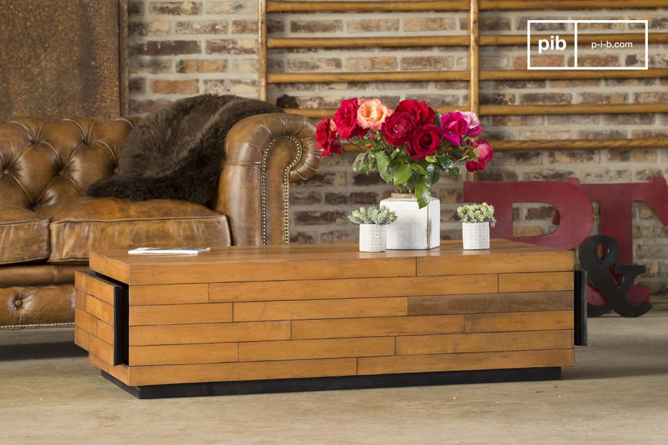 A coffee table with character made of maple wood.