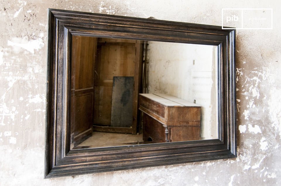 The retro charm of an old mirror
