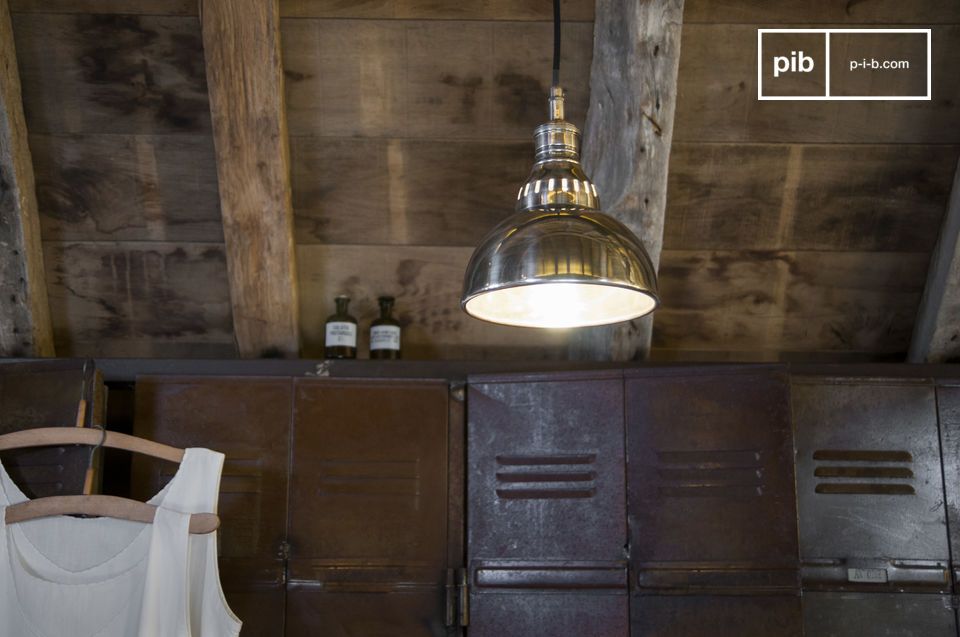 A beautiful, timeless and elegant bright luminaire.