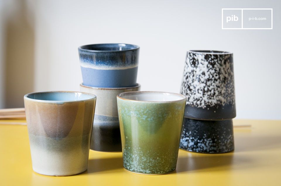 A set of 6 ceramic cups that draws its style from 1970\'s dishes