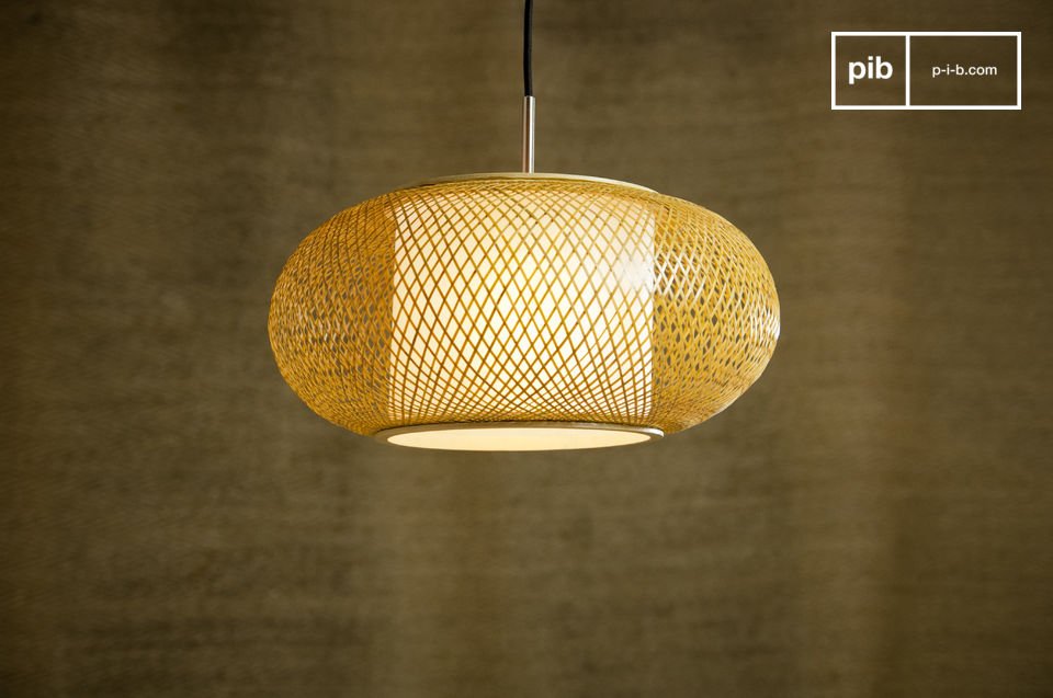 A beautiful suspended lamp with neat finishes.