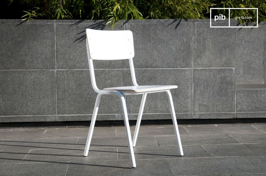 Skole white chair