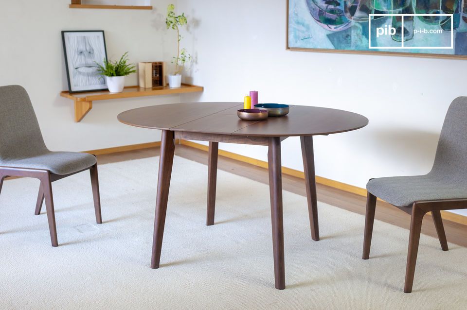 The Cristina small table