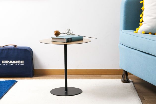Small round side table Xylème