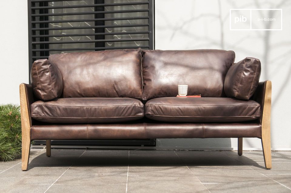 Solid oak and soft leather structure for a durable and stylish sofa.