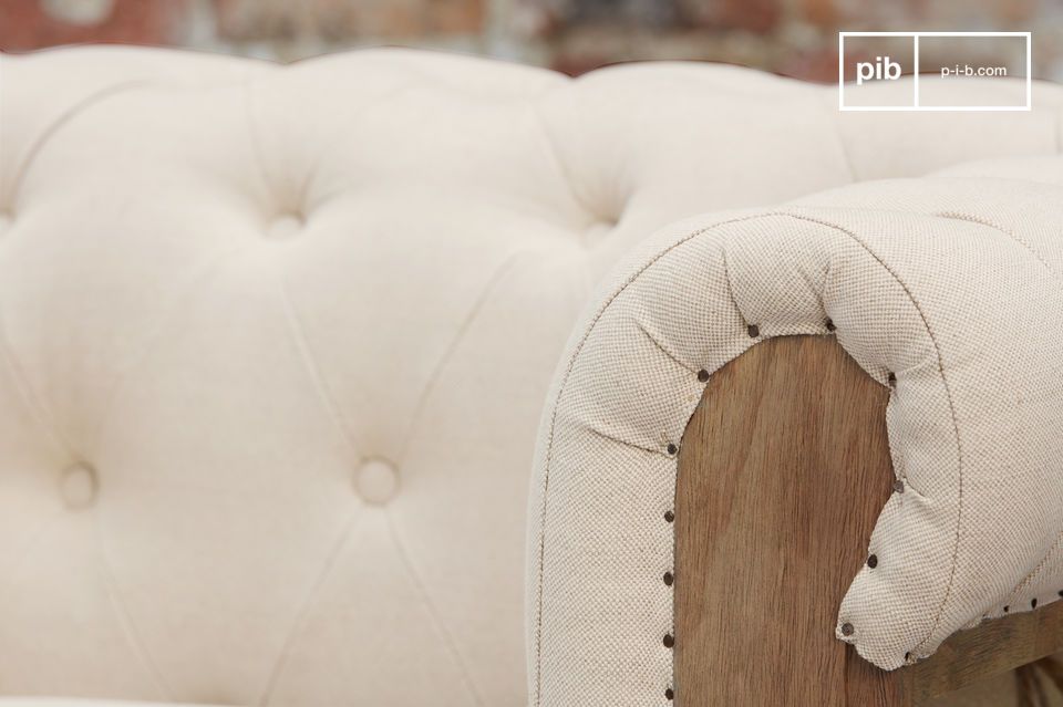 The DNA of a classic Chesterfield with a touch of modernity