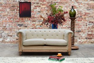 Almond linen and cotton 2-seater Chesterfield sofa Montaigu