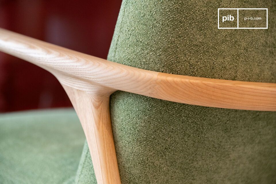 The solid ash base ensures lasting stability