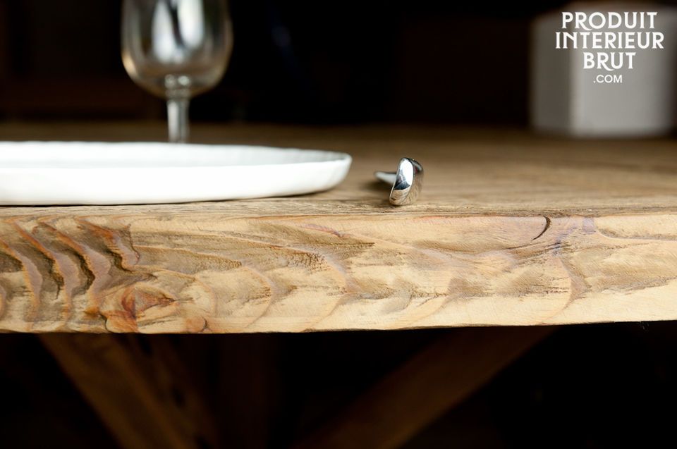 Superb marquetry with an eight-pointed star on the top, which gives the table charm and elegance