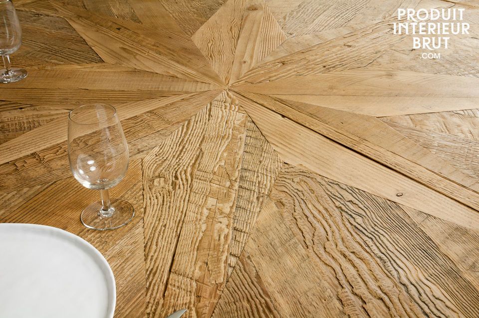 The Stella table will be ideal for dinner with friends, as it can seat eight to ten guests
