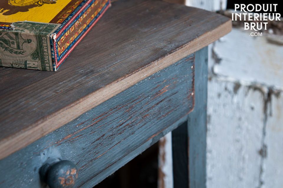 The table is entirely made of pinewood with a beautiful patina