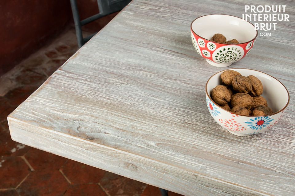 The usage of thick hardwood make of this table a particular robust piece of furniture