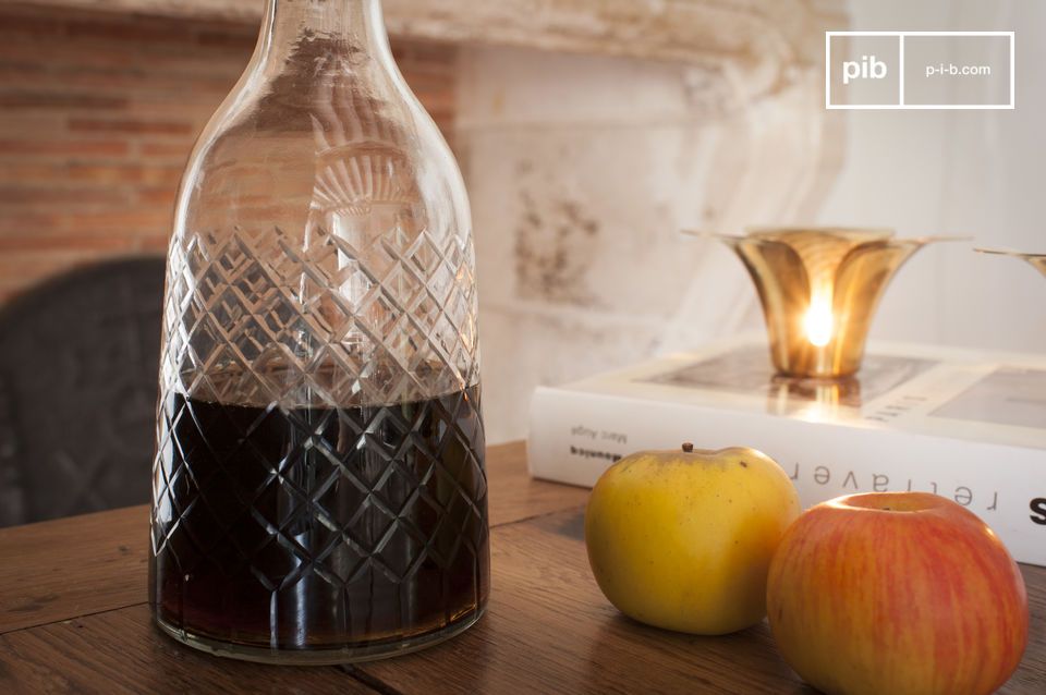 The decanter has beautiful geometric patterns.