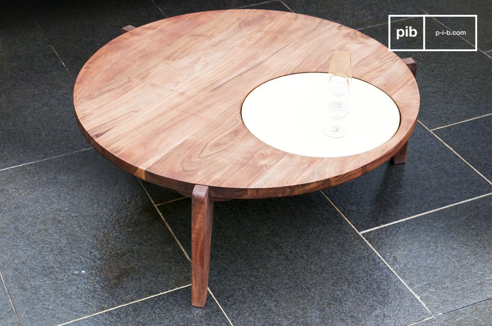 Solid wood, roundness and elegance