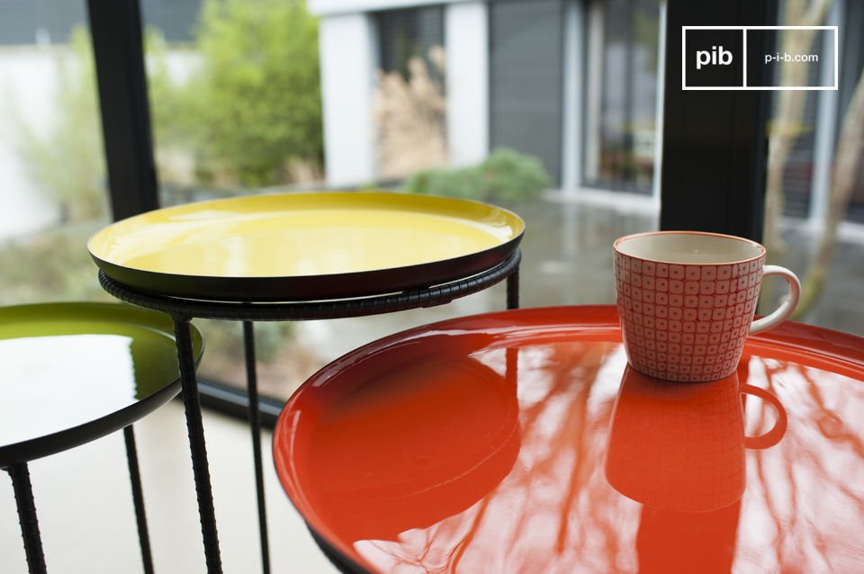 Tripartite table set made of metal with wonderful colours