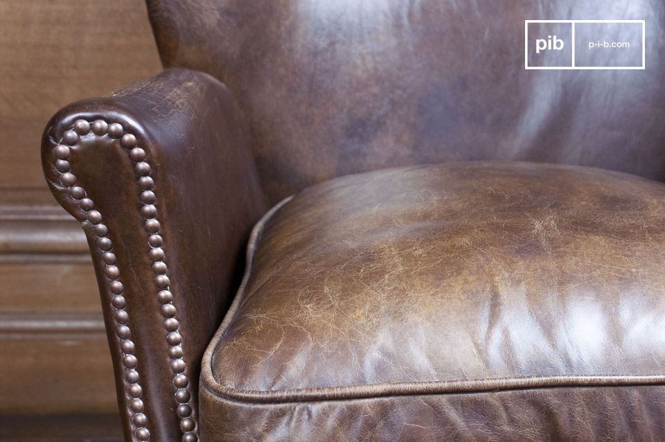 Enhancement of flush cowhide leather and its vintage effect.