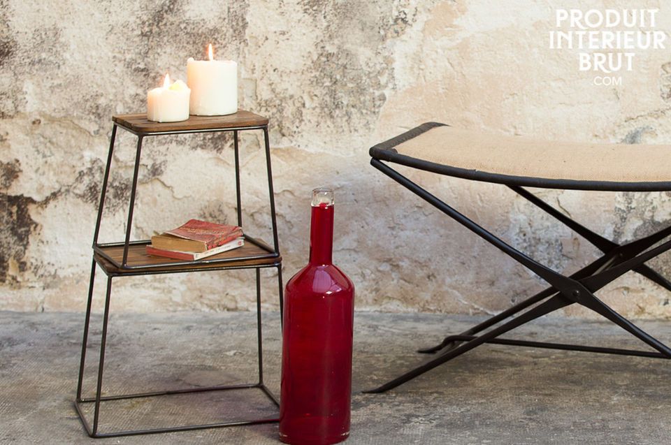 The two-piece side table made of varnished brown solid wood and metal