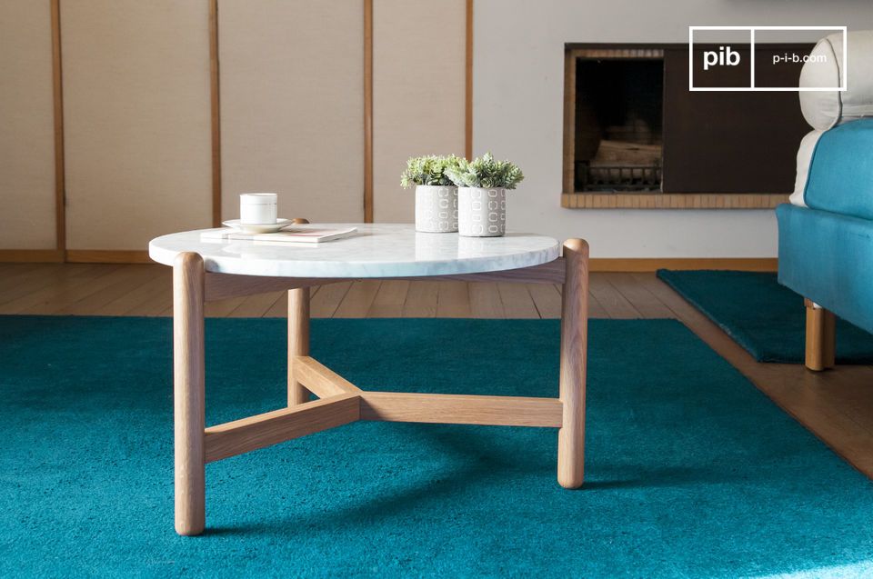 Beautiful coffee table in white marble and light wood.