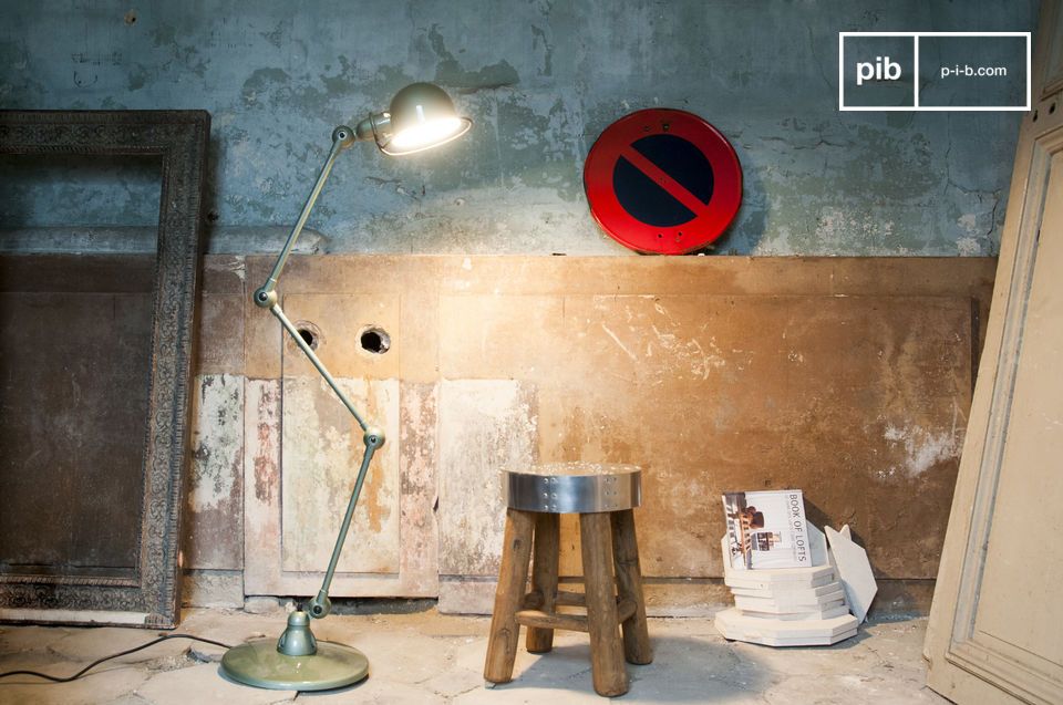 The Jieldé Loft floor lamp in Vespa green finish is a jewel of industrial furniture.